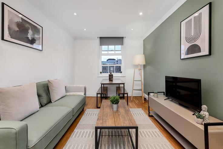 London Borough of Hackney, London에 위치한 Building Paul Street - the-flex - 1254166 - LON 아파트의 세련된 인테리어가 돋보이는 거실 London Borough of Hackney, London에 위치한 Building Paul Street - the-flex - 1254166 - LON 아파트의 세련된 인테리어가 돋보이는 거실