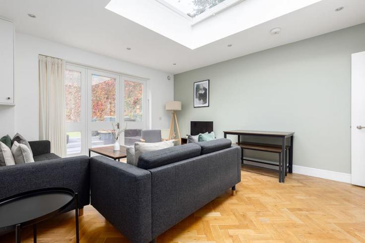 2 chambre appartement meublé à Ellerslie Road 1254167P , London Borough of Hammersmith and Fulham, London, photo 1