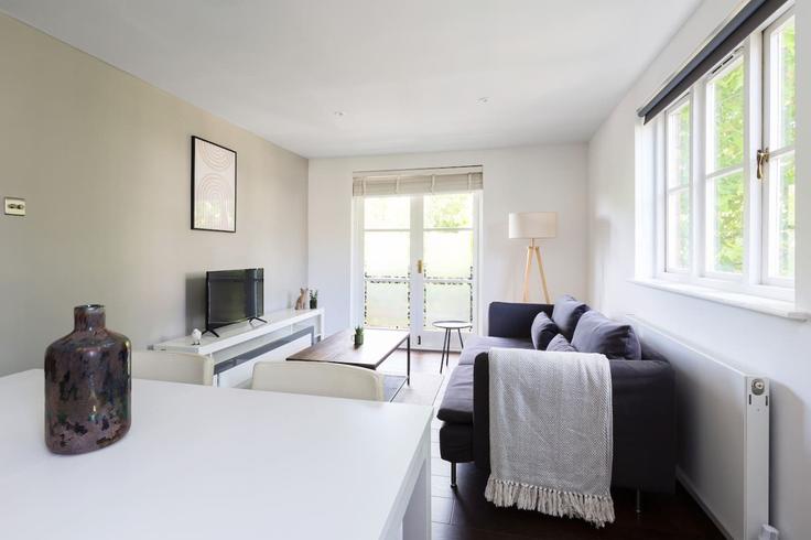 2 chambre appartement meublé à Lensbury Avenue 1254176P , London Borough of Hammersmith and Fulham, London, photo 1