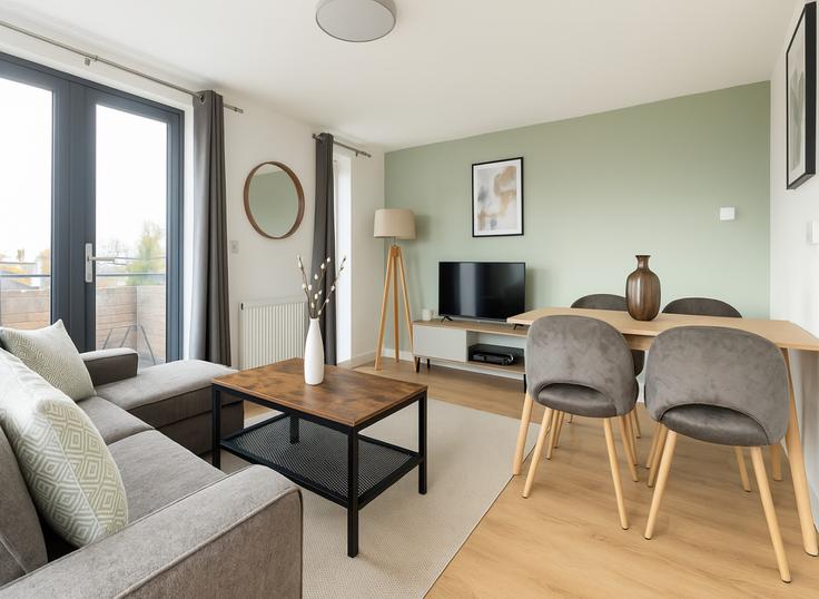 Elegant gestaltetes Wohnzimmer mit moderner Einrichtung in einer Wohnung im Building Ajax Avenue - the-flex - 1254178 - LON in London Borough of Barnet, London Elegant gestaltetes Wohnzimmer mit moderner Einrichtung in einer Wohnung im Building Ajax Avenue - the-flex - 1254178 - LON in London Borough of Barnet, London