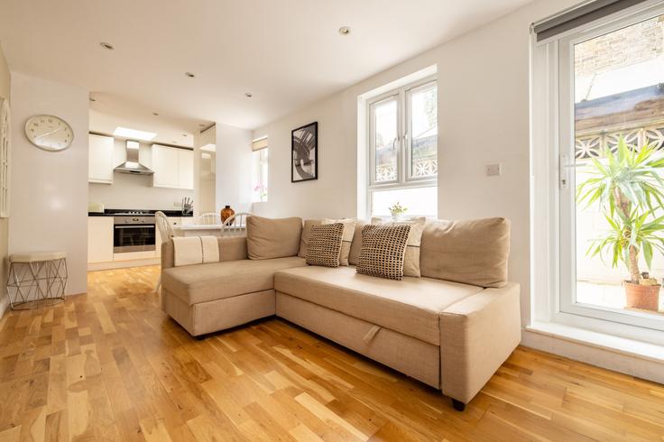 2 chambre appartement meublé à Queenstown Road 1254241P , London Borough of Wandsworth, London, photo 1