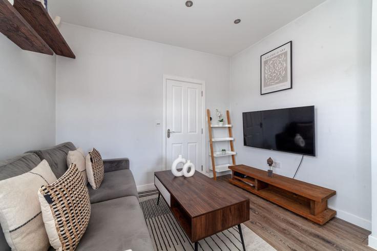 Strode Roadにある2件の寝室・家具付きアパート(1254253P、London Borough of Brent、London)写真 1枚 Strode Roadにある2件の寝室・家具付きアパート(1254253P、London Borough of Brent、London)写真 1枚