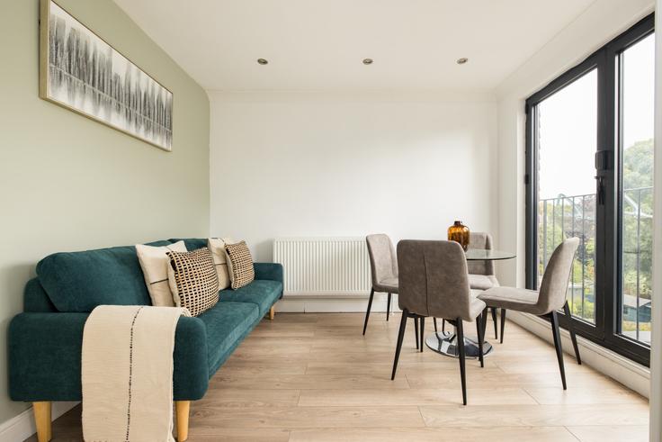 London Borough of Ealing, London에 위치한 Building Lexden Road - the-flex - 1254281 - LON 아파트의 세련된 인테리어가 돋보이는 거실
