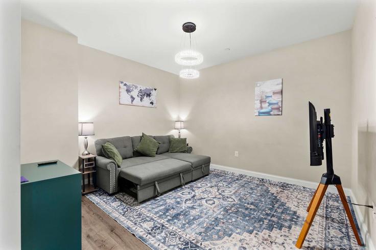 Elegant gestaltetes Wohnzimmer mit moderner Einrichtung in einer Wohnung im Building Pearl Street - the-pearl - 1470153 in Chelsea, Chelsea Elegant gestaltetes Wohnzimmer mit moderner Einrichtung in einer Wohnung im Building Pearl Street - the-pearl - 1470153 in Chelsea, Chelsea