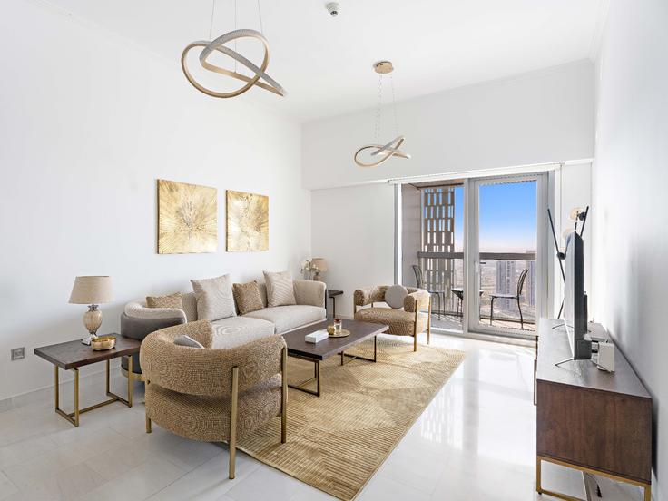 Elegant gestaltetes Wohnzimmer mit moderner Einrichtung in einer Wohnung im Building King Salman Bin Abdulaziz Al Saud Street - the-prive-hospitality-vacation-homes - 1258110 - DXB in Dubai Marina, Dubai