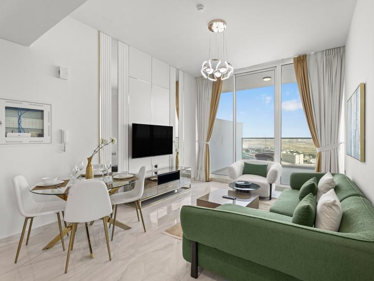 Jebel Ali Village, Dubai에 위치한 Building Al Asayel Street - the-prive-hospitality-vacation-homes - 1335192 아파트의 세련된 인테리어가 돋보이는 거실