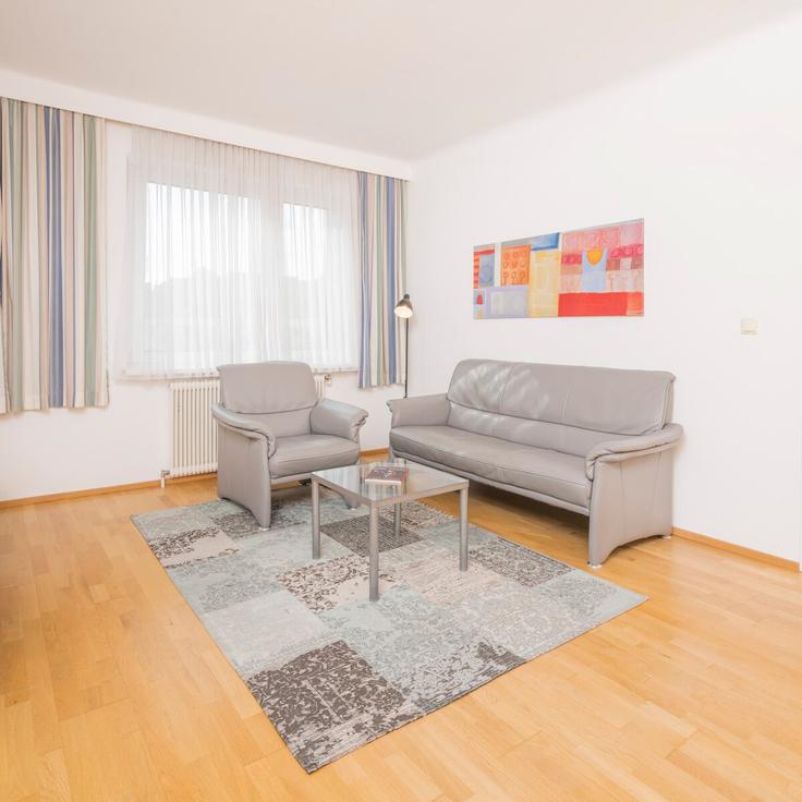 Salle de séjour élégante avec mobilier moderne dans un appartement à Building Ferchergasse - the-ranks-gmbh - 1587029 à Vienna, Vienna Salle de séjour élégante avec mobilier moderne dans un appartement à Building Ferchergasse - the-ranks-gmbh - 1587029 à Vienna, Vienna