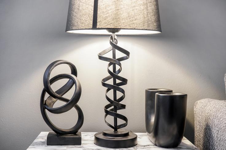 Elegant gestaltetes Wohnzimmer mit moderner Einrichtung in einer Wohnung im Building Athlone Road - the-stress-free-group - 1337184 in London Borough of Lambeth, London Elegant gestaltetes Wohnzimmer mit moderner Einrichtung in einer Wohnung im Building Athlone Road - the-stress-free-group - 1337184 in London Borough of Lambeth, London