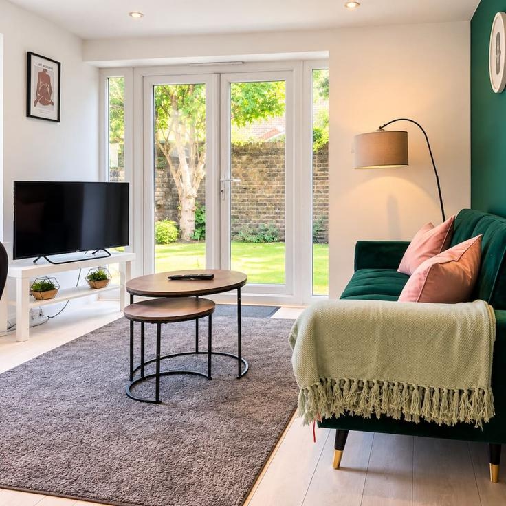 Elegante sala de estar con mobiliario moderno en un apartamento en Building Ashmore Road - the-stress-free-group - 1648177 en City of Westminster, London Elegante sala de estar con mobiliario moderno en un apartamento en Building Ashmore Road - the-stress-free-group - 1648177 en City of Westminster, London