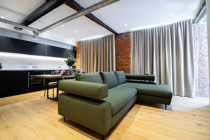 Sala de estar elegantemente projetada com móveis modernos em um apartamento no Building Addington Street - theheim - 1499239 em Manchester, Manchester
