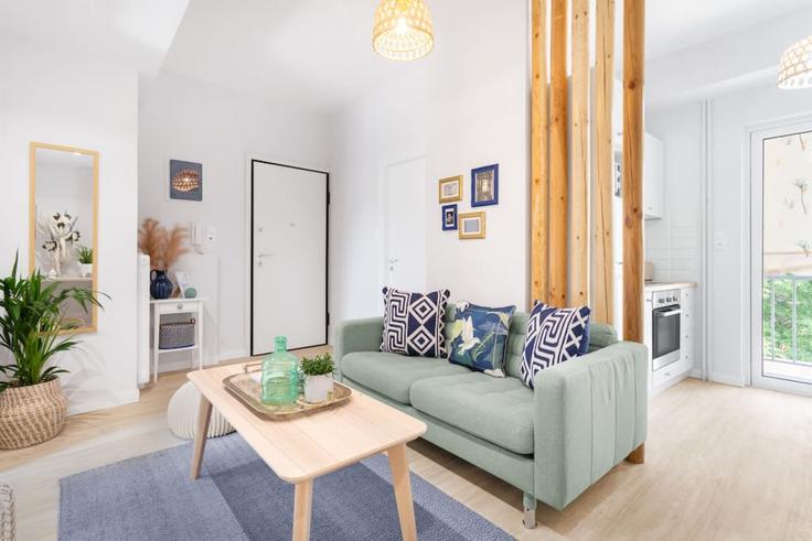 Building Tharipou - thehomis - 1358780 adresindeki bir dairede modern mobilyalarla zarif bir şekilde tasarlanmış oturma odası Central Athens, Athens