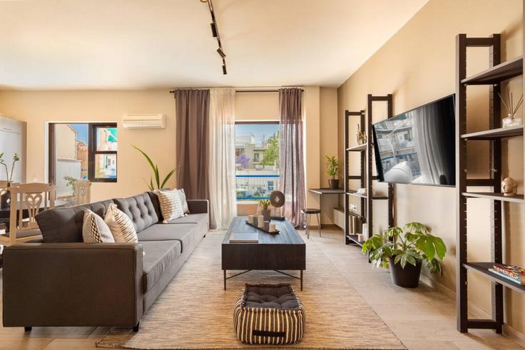 Building Vasilis - thehomis - 1358786 adresindeki bir dairede modern mobilyalarla zarif bir şekilde tasarlanmış oturma odası Central Athens, Athens Building Vasilis - thehomis - 1358786 adresindeki bir dairede modern mobilyalarla zarif bir şekilde tasarlanmış oturma odası Central Athens, Athens