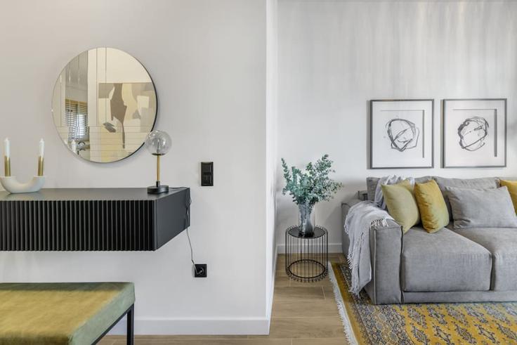 Central Athens, Athens 소재 Building Kallirrois - thehomis - 1358862 유닛에 마련된, 현대적인 가구로 꾸며진 우아한 디자인의 거실