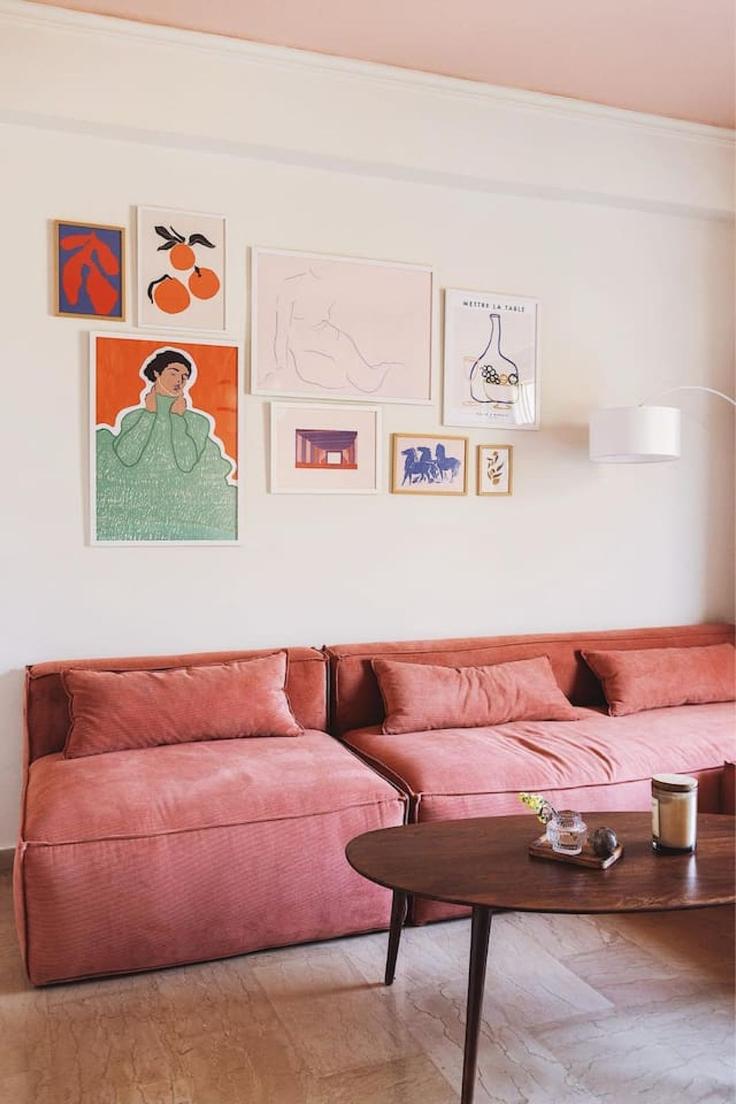 Salle de séjour élégante avec mobilier moderne dans un appartement à Building Thermopilon - thehomis - 1358892 à Central Athens, Athens