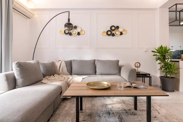 Salle de séjour élégante avec mobilier moderne dans un appartement à Building Konstantinoupoleos - thehomis - 1406836 à South Athens, Athens Salle de séjour élégante avec mobilier moderne dans un appartement à Building Konstantinoupoleos - thehomis - 1406836 à South Athens, Athens
