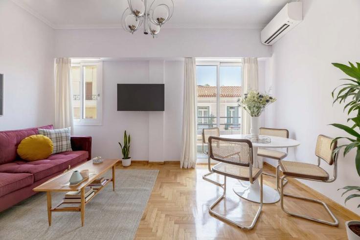 Salle de séjour élégante avec mobilier moderne dans un appartement à Building Tsami Karatasou - thehomis - 1358854 à Central Athens, Athens Salle de séjour élégante avec mobilier moderne dans un appartement à Building Tsami Karatasou - thehomis - 1358854 à Central Athens, Athens