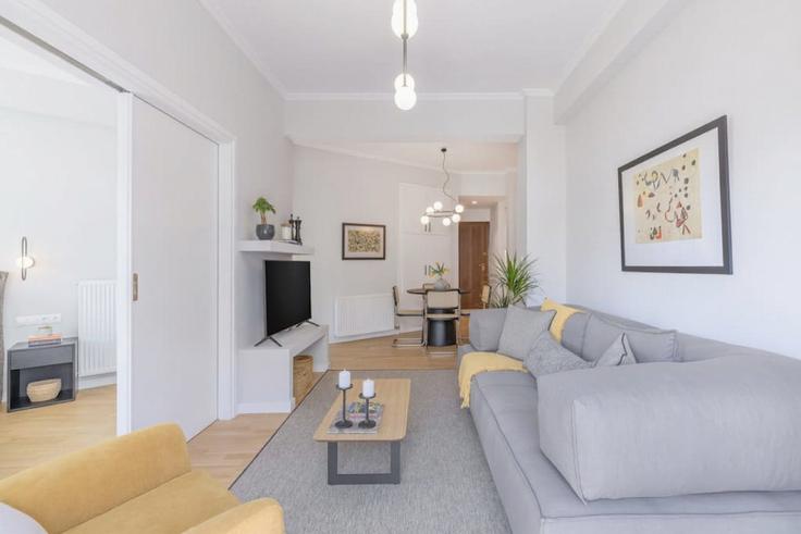 Athens Central AthensのBuilding Orlof - thehomis - 1358952のアパートメントにある、モダンな家具を備えたエレガントなデザインのリビングルーム Athens Central AthensのBuilding Orlof - thehomis - 1358952のアパートメントにある、モダンな家具を備えたエレガントなデザインのリビングルーム