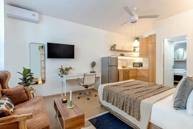 Building Imvrou - thehomis - 1358849 adresindeki bir dairede modern mobilyalarla zarif bir şekilde tasarlanmış oturma odası Central Athens, Athens