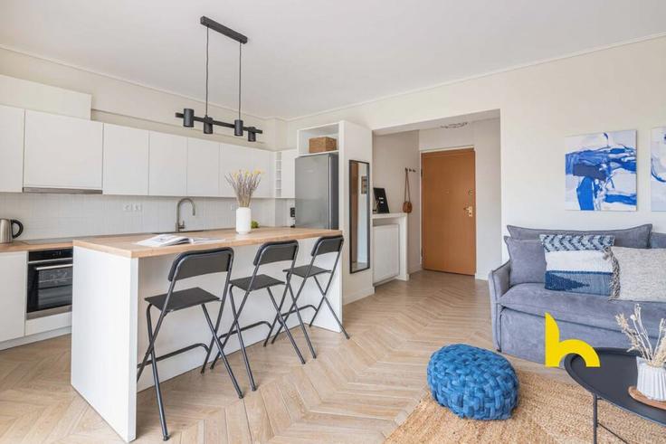 Building Davaki Pindou - thehomis - 1358861 adresindeki bir dairede modern mobilyalarla zarif bir şekilde tasarlanmış oturma odası Central Athens, Athens Building Davaki Pindou - thehomis - 1358861 adresindeki bir dairede modern mobilyalarla zarif bir şekilde tasarlanmış oturma odası Central Athens, Athens