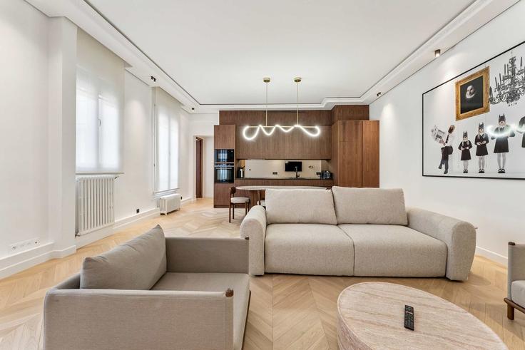 16th arrondissement, Paris에 위치한 Building Avenue Kléber - thekonciergerie - 1580111 유닛의 세련된 인테리어가 돋보이는 거실 16th arrondissement, Paris에 위치한 Building Avenue Kléber - thekonciergerie - 1580111 유닛의 세련된 인테리어가 돋보이는 거실
