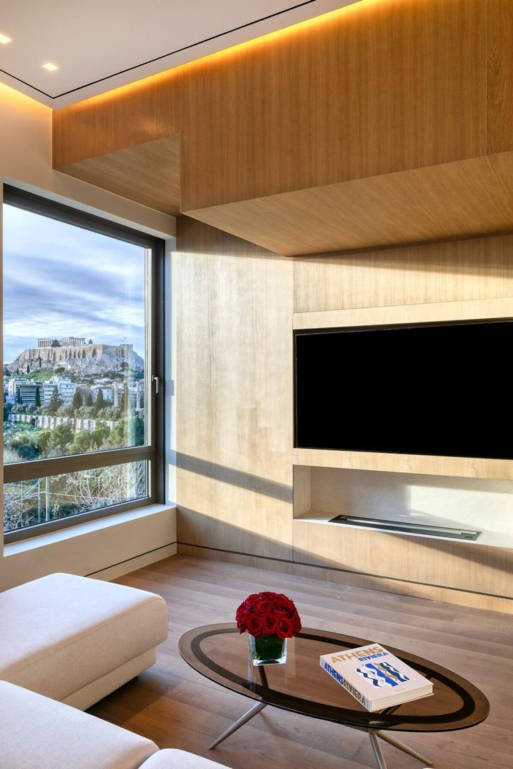 Sala de estar elegantemente projetada com móveis modernos em um apartamento no Building Gorgiou - theoneacropolis - 1239675 - ATH em Central Athens, Athens