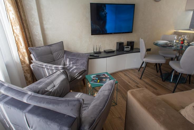 Building Avenue de la Liberté - thequeenluxuryapartments - 1045315 adresindeki bir dairede modern mobilyalarla zarif bir şekilde tasarlanmış oturma odası Luxembourg, Luxembourg Building Avenue de la Liberté - thequeenluxuryapartments - 1045315 adresindeki bir dairede modern mobilyalarla zarif bir şekilde tasarlanmış oturma odası Luxembourg, Luxembourg