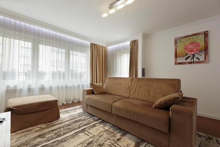 Luxembourg LuxembourgのBuilding Boulevard de la Pétrusse - thequeenluxuryapartments - 1045294のアパートメントにある、モダンな家具を備えたエレガントなデザインのリビングルーム