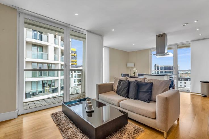 London London Borough of Tower HamletsのBuilding Millharbour - thesquare-serviced-apartments - 1634803のアパートメントにある、モダンな家具を備えたエレガントなデザインのリビングルーム London London Borough of Tower HamletsのBuilding Millharbour - thesquare-serviced-apartments - 1634803のアパートメントにある、モダンな家具を備えたエレガントなデザインのリビングルーム