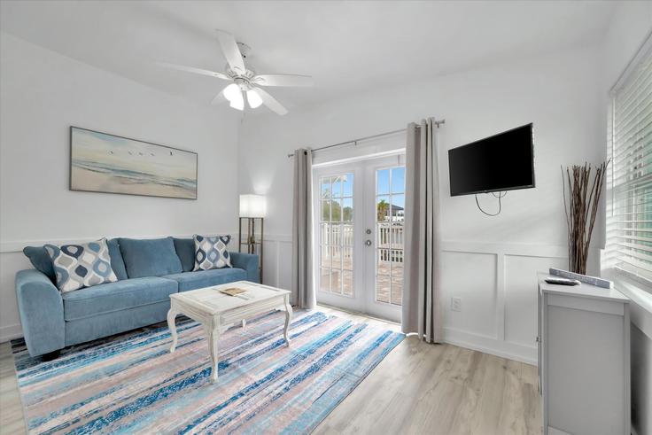 Elegant gestaltetes Wohnzimmer mit moderner Einrichtung in einer Wohnung im Building East Gulf Boulevard - thetampavacationcollection - 1366624 in Indian Rocks Beach, Indian Rocks Beach Elegant gestaltetes Wohnzimmer mit moderner Einrichtung in einer Wohnung im Building East Gulf Boulevard - thetampavacationcollection - 1366624 in Indian Rocks Beach, Indian Rocks Beach