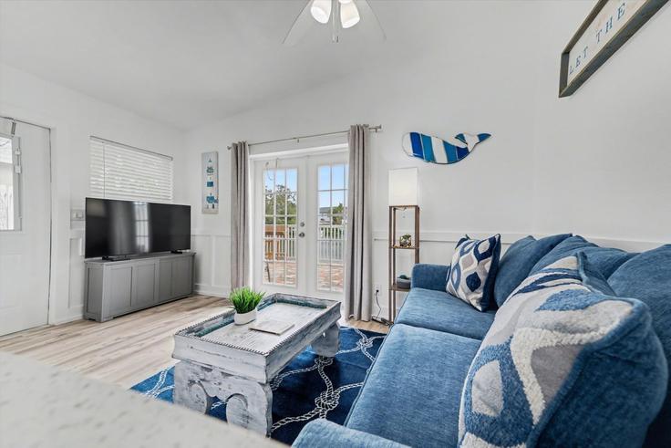 Elegant gestaltetes Wohnzimmer mit moderner Einrichtung in einer Wohnung im Building East Gulf Boulevard - thetampavacationcollection - 1366628 in Indian Rocks Beach, Indian Rocks Beach Elegant gestaltetes Wohnzimmer mit moderner Einrichtung in einer Wohnung im Building East Gulf Boulevard - thetampavacationcollection - 1366628 in Indian Rocks Beach, Indian Rocks Beach