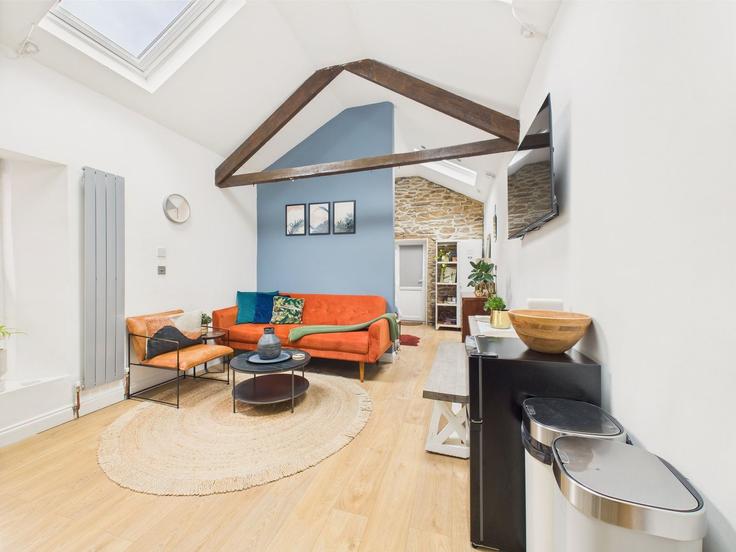 Falmouth FalmouthのBuilding Clare Terrace - tinners-stays - 1493004のアパートメントにある、モダンな家具を備えたエレガントなデザインのリビングルーム Falmouth FalmouthのBuilding Clare Terrace - tinners-stays - 1493004のアパートメントにある、モダンな家具を備えたエレガントなデザインのリビングルーム