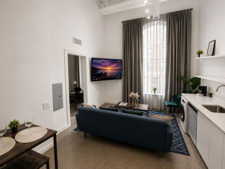 Chicago, Chicago에 위치한 Building West Lawrence Avenue - titboventuresllc - 1058520 - CHI 유닛의 세련된 인테리어가 돋보이는 거실