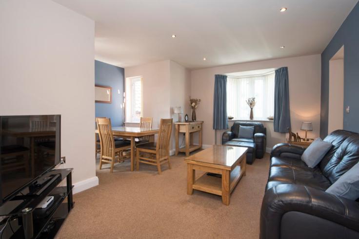 Elegant gestaltetes Wohnzimmer mit moderner Einrichtung in einer Wohnung im Building Back Silver Street - toast-stays - 1695766 in Durham, Durham Elegant gestaltetes Wohnzimmer mit moderner Einrichtung in einer Wohnung im Building Back Silver Street - toast-stays - 1695766 in Durham, Durham