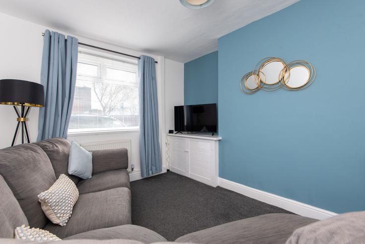 Elegant gestaltetes Wohnzimmer mit moderner Einrichtung in einer Wohnung im Building Adolphus Place - toast-stays - 1695792 in Durham, Durham Elegant gestaltetes Wohnzimmer mit moderner Einrichtung in einer Wohnung im Building Adolphus Place - toast-stays - 1695792 in Durham, Durham