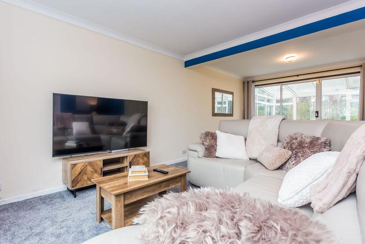 Salle de séjour élégante avec mobilier moderne dans un appartement à Building Prebends Field - toast-stays - 1695809 à Durham, Durham