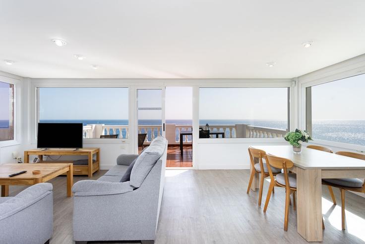 Candelaria CandelariaのBuilding Avenida Maritima - top-kanaren - 1359843のアパートメントにある、モダンな家具を備えたエレガントなデザインのリビングルーム