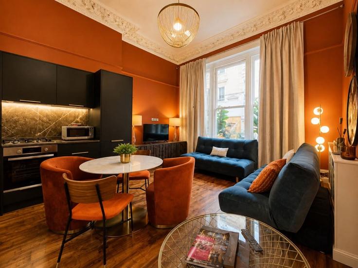 Building Leinster Gardens - top-notch-stays - 1625483 adresindeki bir dairede modern mobilyalarla zarif bir şekilde tasarlanmış oturma odası City of Westminster, London