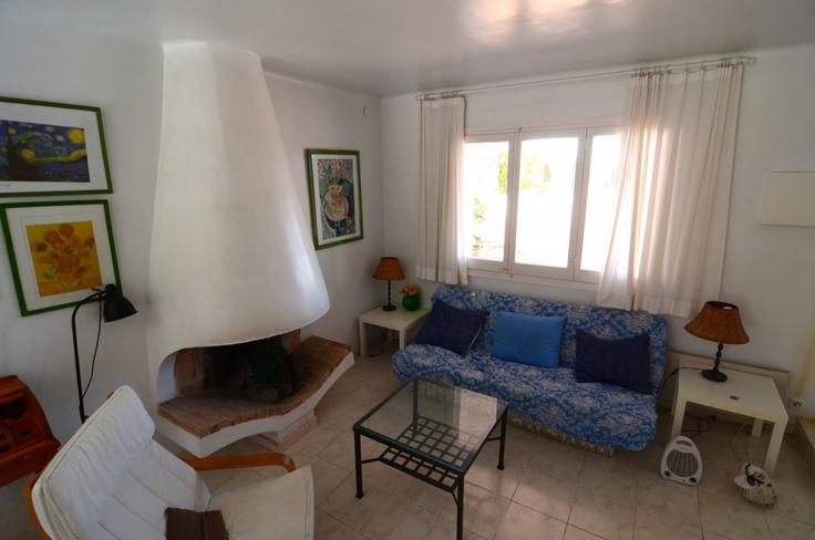 Elegant gestaltetes Wohnzimmer mit moderner Einrichtung in einer Wohnung im Building Carrer dels Pescadors - torrent-api - 1387969 in Begur, Begur Elegant gestaltetes Wohnzimmer mit moderner Einrichtung in einer Wohnung im Building Carrer dels Pescadors - torrent-api - 1387969 in Begur, Begur