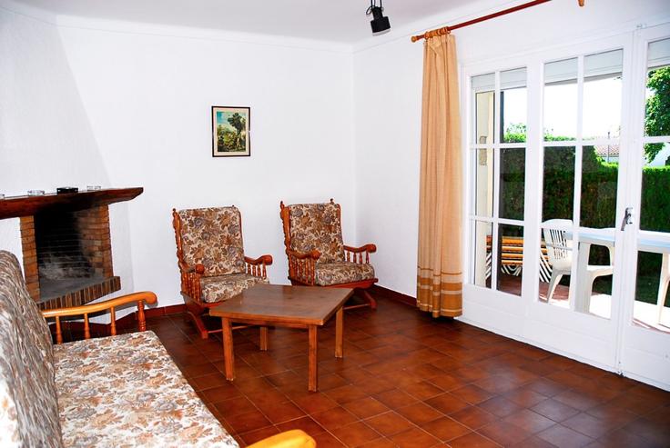 Torroella de Montgrí Torroella de MontgríのBuilding Carrer Palmeres - torrent-api - 1387821のアパートメントにある、モダンな家具を備えたエレガントなデザインのリビングルーム