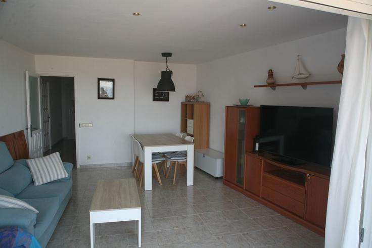 Elegant gestaltetes Wohnzimmer mit moderner Einrichtung in einer Wohnung im Building Carrer de Montgó - torrent-api - 1387833 in L'Estartit, L'Estartit Elegant gestaltetes Wohnzimmer mit moderner Einrichtung in einer Wohnung im Building Carrer de Montgó - torrent-api - 1387833 in L'Estartit, L'Estartit