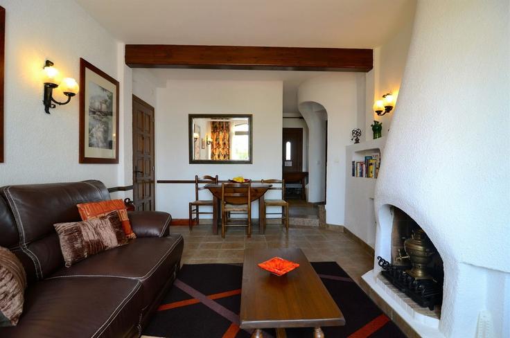 Elegant gestaltetes Wohnzimmer mit moderner Einrichtung in einer Wohnung im Building Avinguda del Ripollès - torrent-api - 1395428 in Torroella de Montgrí, Torroella de Montgrí Elegant gestaltetes Wohnzimmer mit moderner Einrichtung in einer Wohnung im Building Avinguda del Ripollès - torrent-api - 1395428 in Torroella de Montgrí, Torroella de Montgrí
