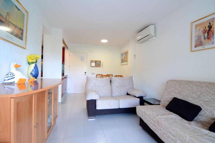 L'Estartit, L'Estartit에 위치한 Building Carrer de la Devesa - torrent-api - 1387930 유닛의 세련된 인테리어가 돋보이는 거실