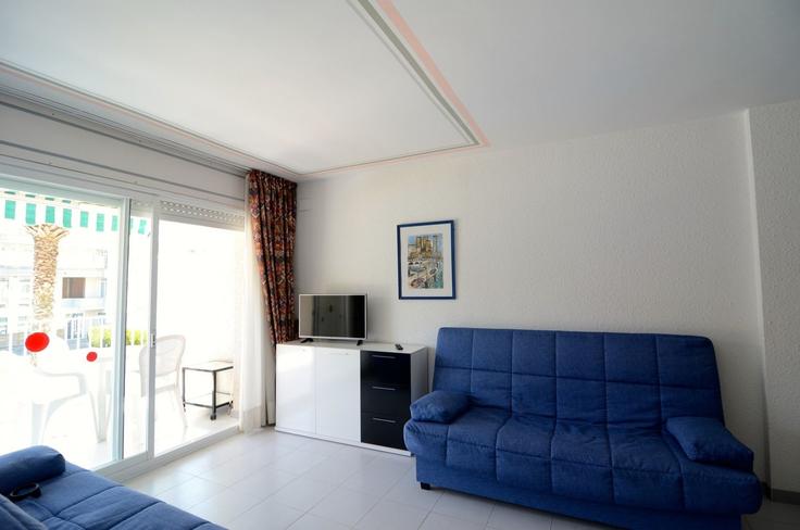 L'Estartit, L'Estartit에 위치한 Building Carrer de la Devesa - torrent-api - 1387825 유닛의 세련된 인테리어가 돋보이는 거실