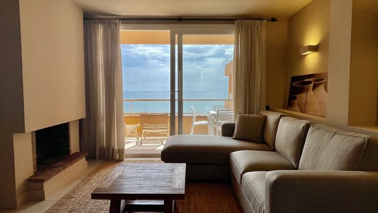 Pals, Pals에 위치한 Building Avinguda dels Arenals de Mar - torrent-api - 1395576 유닛의 세련된 인테리어가 돋보이는 거실