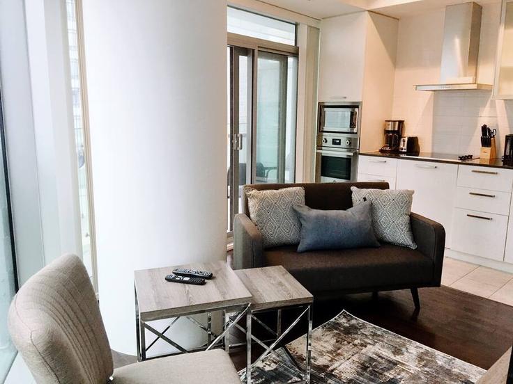 Old Toronto, Toronto에 위치한 Building York Street - tostays - 1057553 - TOR 아파트의 세련된 인테리어가 돋보이는 거실
