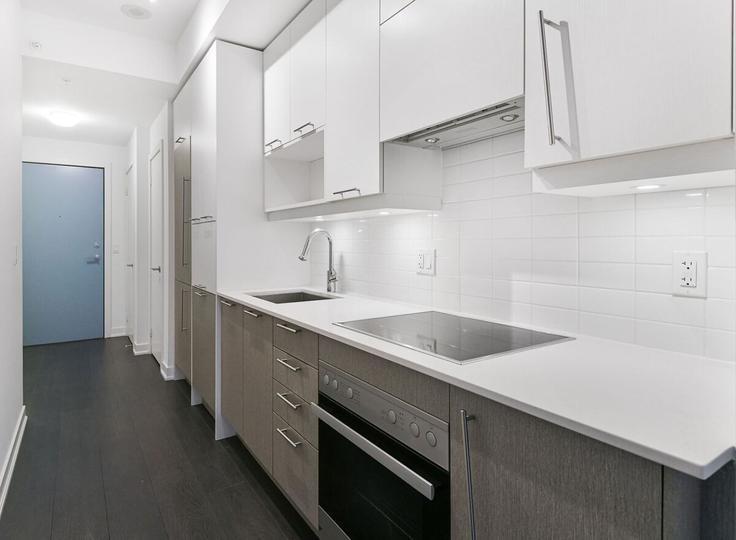Cuisine fonctionnelle et élégante avec équipement moderne dans un appartement haut de gamme à Building Nelson Street - tostays - 1286447 - TOR dans Old Toronto, Toronto Cuisine fonctionnelle et élégante avec équipement moderne dans un appartement haut de gamme à Building Nelson Street - tostays - 1286447 - TOR dans Old Toronto, Toronto