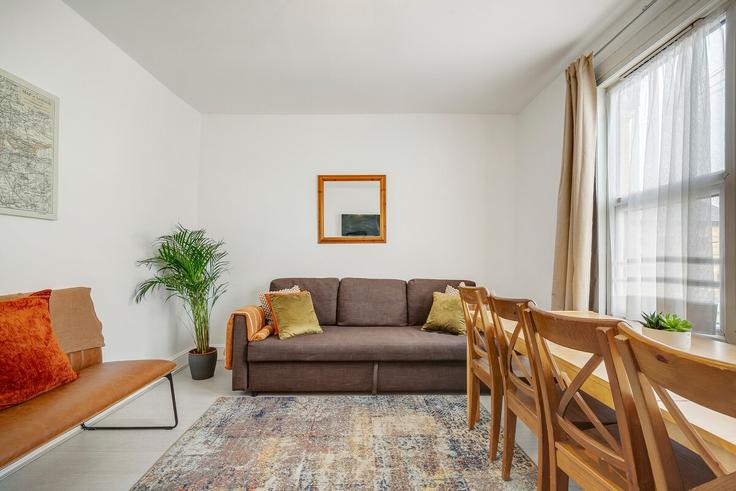 London Borough of Haringey, London에 위치한 Building Seaford Road - tottenham-abode - 1557643 유닛의 세련된 인테리어가 돋보이는 거실 London Borough of Haringey, London에 위치한 Building Seaford Road - tottenham-abode - 1557643 유닛의 세련된 인테리어가 돋보이는 거실
