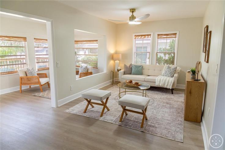 Madeira Beach, Madeira Beach에 위치한 Building 3rd Street East - traverse - 1698785 유닛의 세련된 인테리어가 돋보이는 거실