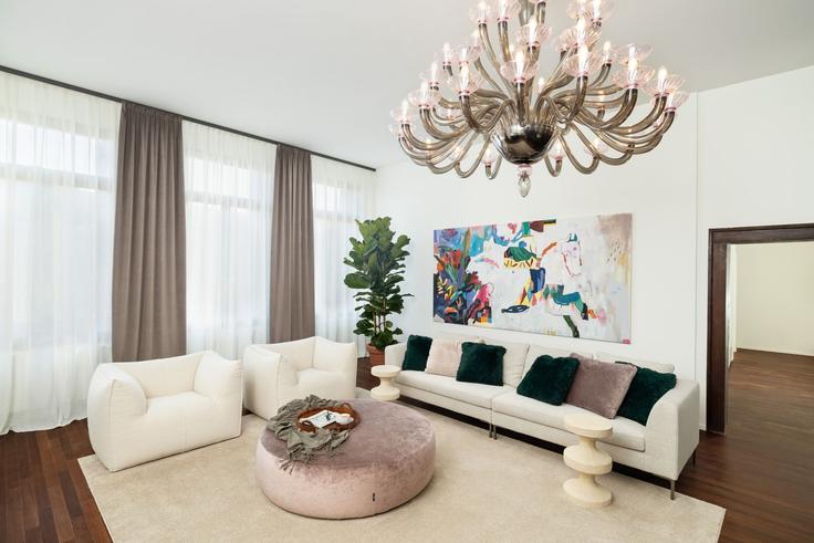 Elegante sala de estar con mobiliario moderno en un apartamento en Building Fondamenta Soranzo Detta de la Fornace - trulyvenice - 1352401 en Venice, Venice Elegante sala de estar con mobiliario moderno en un apartamento en Building Fondamenta Soranzo Detta de la Fornace - trulyvenice - 1352401 en Venice, Venice