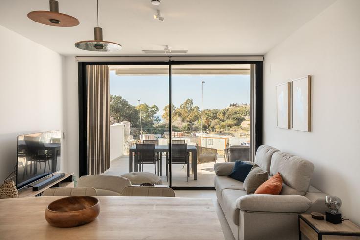Salle de séjour élégante avec mobilier moderne dans un appartement à Building Partida Torres Norte Urb - united-renters - 1346626 à La Vila Joiosa, La Vila Joiosa Salle de séjour élégante avec mobilier moderne dans un appartement à Building Partida Torres Norte Urb - united-renters - 1346626 à La Vila Joiosa, La Vila Joiosa